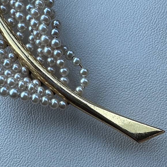 Vintage Faux Pearl Leaf Statement Brooch - Picture 5 of 7
